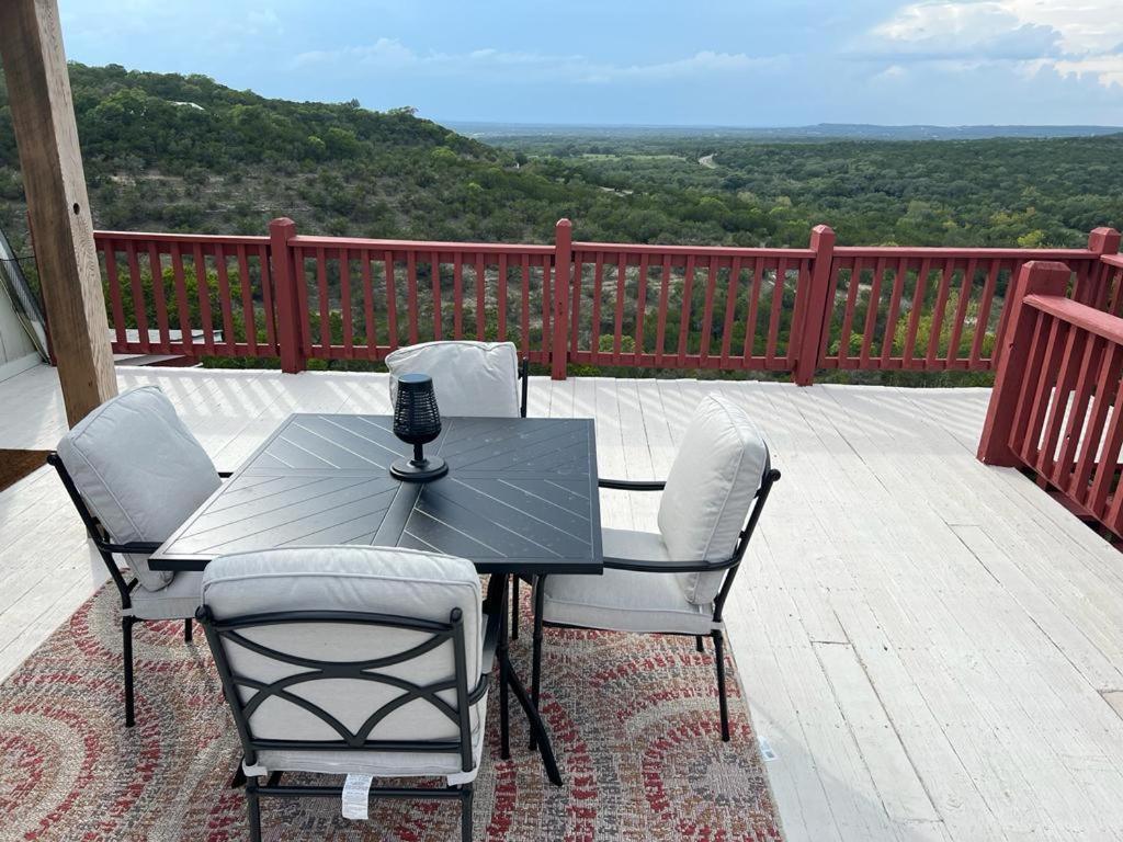 Entire 2Br 2Ba Hilltop View Home Sleeps 7 Pets 4 Acres Jacuzzi Central Ac Kingbeds Free Wifi-Parking Kitchen Washerdryer Starry Terrace Two Sunset Dining Patios Grill Stovetop Oven Fridge Onsitewoodedhiking Wildlife Coveredpatio4Pets & Birds Singing! Marble Falls Exteriér fotografie