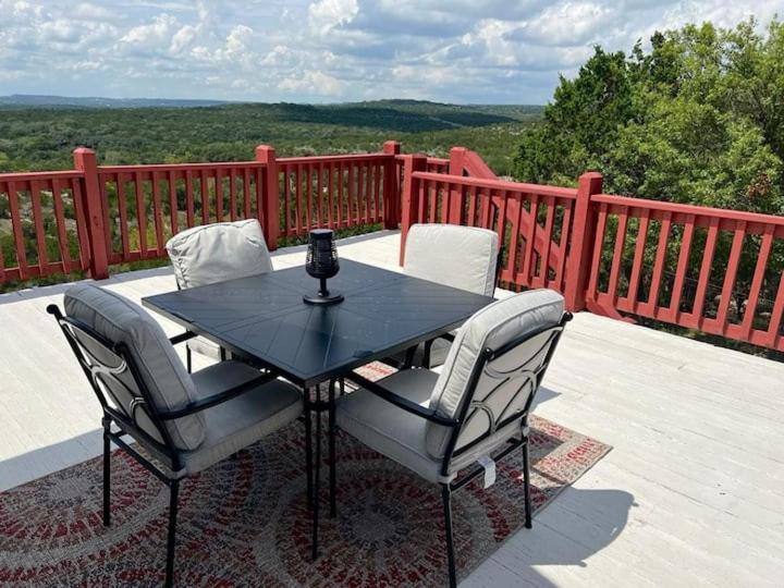 Entire 2Br 2Ba Hilltop View Home Sleeps 7 Pets 4 Acres Jacuzzi Central Ac Kingbeds Free Wifi-Parking Kitchen Washerdryer Starry Terrace Two Sunset Dining Patios Grill Stovetop Oven Fridge Onsitewoodedhiking Wildlife Coveredpatio4Pets & Birds Singing! Marble Falls Exteriér fotografie