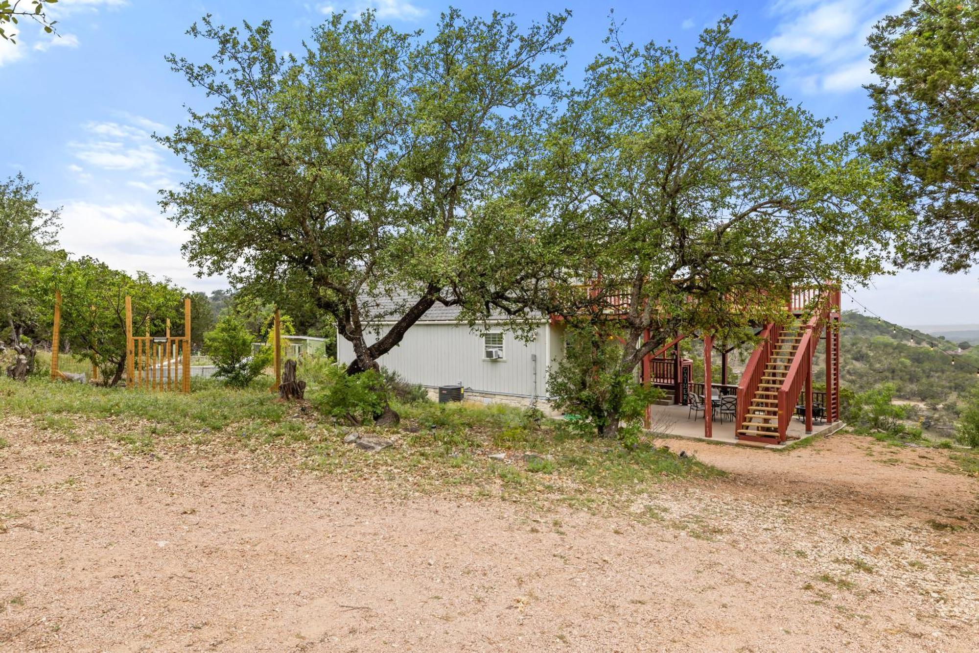 Entire 2Br 2Ba Hilltop View Home Sleeps 7 Pets 4 Acres Jacuzzi Central Ac Kingbeds Free Wifi-Parking Kitchen Washerdryer Starry Terrace Two Sunset Dining Patios Grill Stovetop Oven Fridge Onsitewoodedhiking Wildlife Coveredpatio4Pets & Birds Singing! Marble Falls Exteriér fotografie