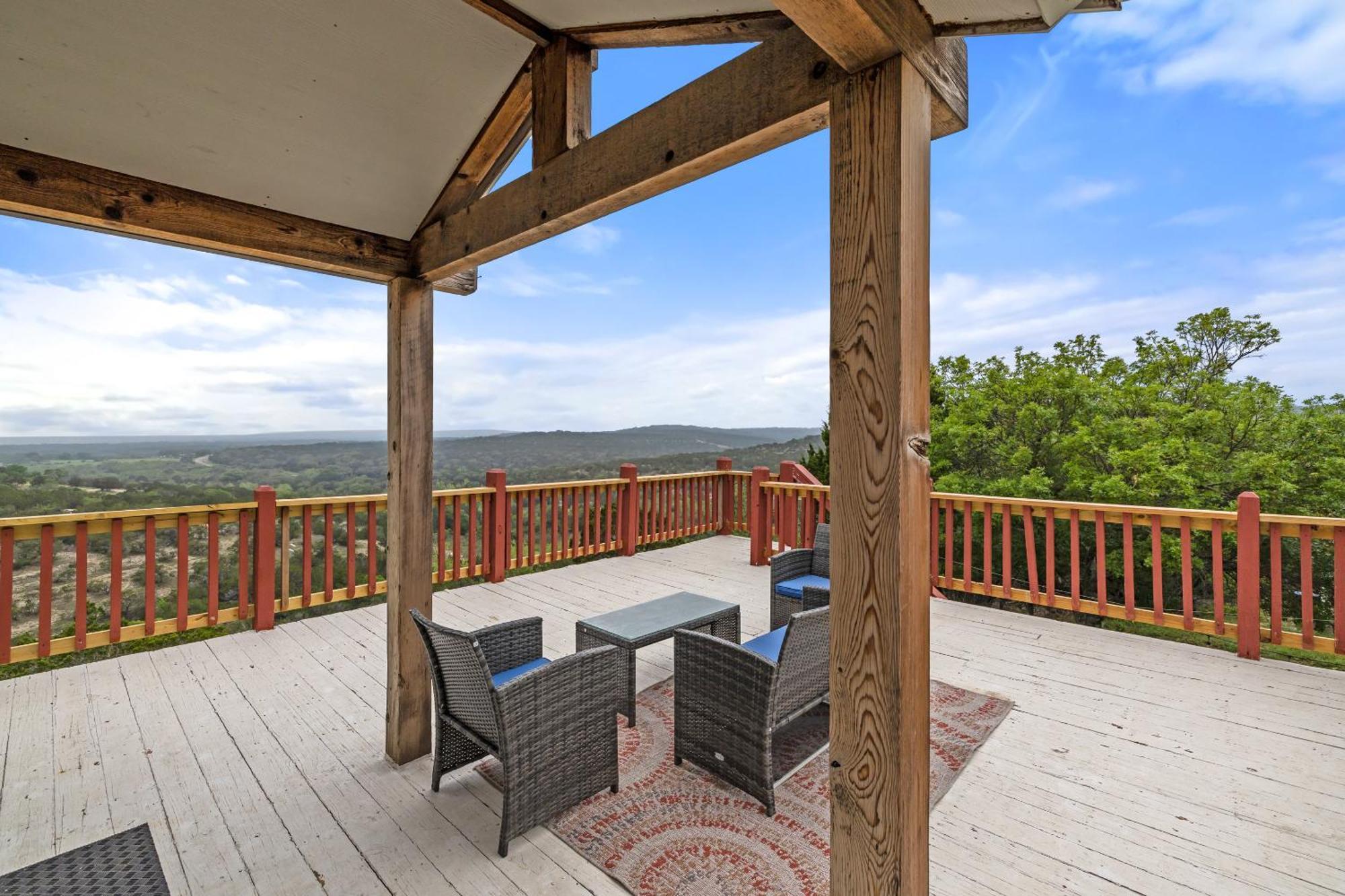 Entire 2Br 2Ba Hilltop View Home Sleeps 7 Pets 4 Acres Jacuzzi Central Ac Kingbeds Free Wifi-Parking Kitchen Washerdryer Starry Terrace Two Sunset Dining Patios Grill Stovetop Oven Fridge Onsitewoodedhiking Wildlife Coveredpatio4Pets & Birds Singing! Marble Falls Exteriér fotografie