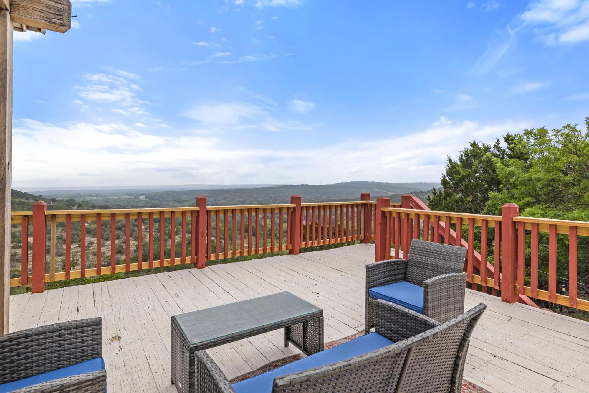 Entire 2Br 2Ba Hilltop View Home Sleeps 7 Pets 4 Acres Jacuzzi Central Ac Kingbeds Free Wifi-Parking Kitchen Washerdryer Starry Terrace Two Sunset Dining Patios Grill Stovetop Oven Fridge Onsitewoodedhiking Wildlife Coveredpatio4Pets & Birds Singing! Marble Falls Exteriér fotografie